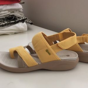 Bzees sandals